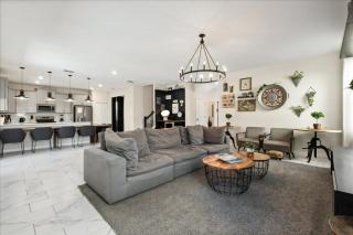 6 Bedrooms 6 Bathrooms Storey Lake 2875 Sc - 6