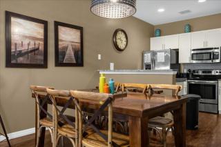 3 Bedrooms 2 Bathrooms Lucaya Village 11-103 - 6