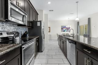 4 Bedrooms 3 Bathrooms Storey Lake 3135 Pp - 8