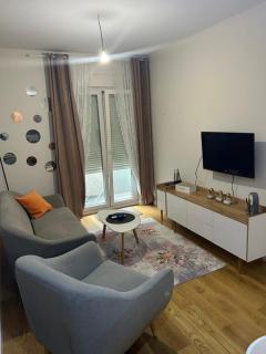 Apartment-Central Point - 0