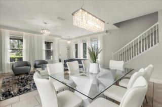 7 Bedrooms 5 Bathrooms Solterra 4196 Od - 3