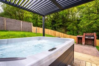 Rosemary Lodge 2BR with Hot Tub and Sauna near Black Mountain - 8