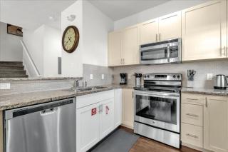 4 Bedrooms 3 Bathrooms Lucaya Village 25-108 - 5