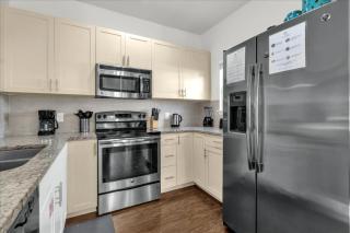 4 Bedrooms 3 Bathrooms Lucaya Village 25-108 - 4