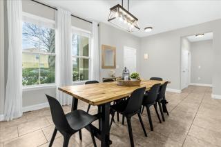 6 Bedrooms 5 Bathrooms Solterra 4193 Od - 4