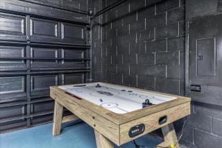 7 Bedrooms 5 Bathrooms Solterra 5220 Oa - 2