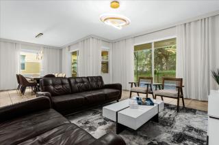 6 Bedrooms 5 Bathrooms Paradise Palms 8941 Cp - 8