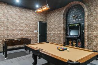 12 Bedrooms 11 Bathrooms Solterra 6056 Bo - 0