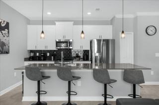 4 Bedrooms 3 Bathrooms Storey Lake 2617 Rt - 1