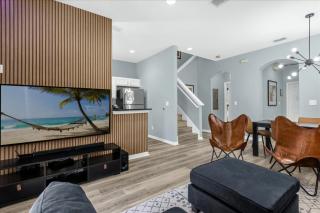 3 Bedrooms 3 Bathrooms Regal Oaks 5714 Dd - 3