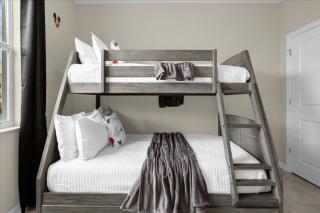 3 Bedrooms 2 Bathrooms Storey Lake 3120-208 Pc - 1