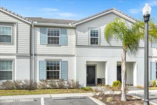 5 Bedrooms 4 Bathrooms Solterra 7561 Os - 0