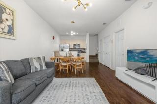 3 Bedrooms 2 Bathrooms Lucaya Village 22-103 - 7