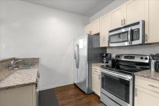 3 Bedrooms 2 Bathrooms Lucaya Village 22-103 - 1