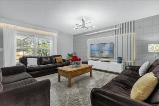 6 Bedrooms 45 Bathrooms Crystal Cove 957 Eg - 6