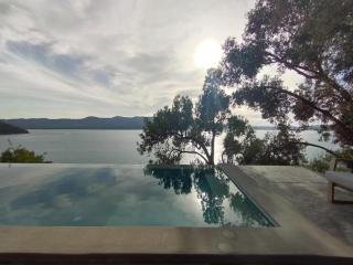 Aqua Two Storey House - 4