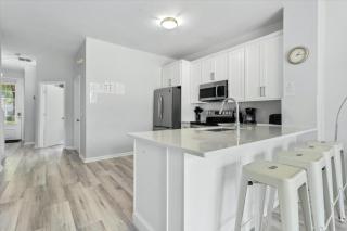 3 Bedrooms 3 Bathrooms Windsor Hills 2554 Ml - 2