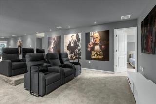 10 Bedrooms 8 Bathrooms Windsor Island - 2