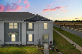 5 Bedrooms 45 Bathrooms Windsor Cay 16033Bw - 0