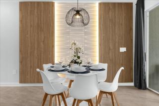 4 Bedrooms 3 Bathrooms Storey Lake 2625 Rt - 1