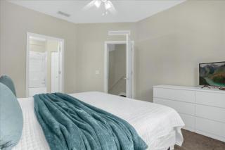 4 Bedrooms 3 Bathrooms Lucaya Village 1-105 - 4