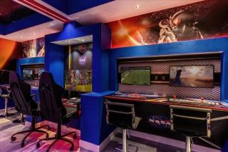 9 Bedrooms 5 Bathrooms Storey Lake 2976 Pl - 3