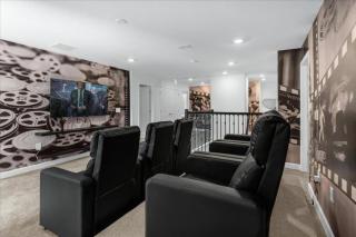 9 Bedrooms 5 Bathrooms Storey Lake 2976 Pl - 1