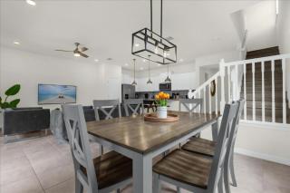 5 Bedrooms 4 Bathrooms Solterra 7104 Ol - 2