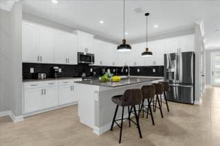 6 Bedroom 5 Bathroom Storey Lake 4371 Rs - 7