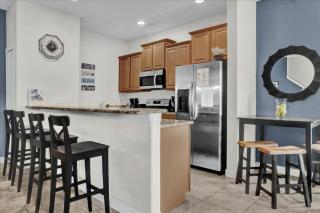 5 Bedrooms 4 Bathrooms Paradise Palms 8869 Cp - 4