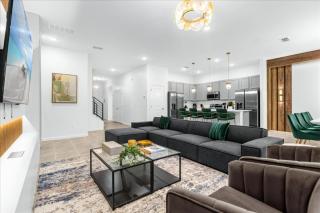 10 Bedrooms 9 Bathrooms Paradiso Grande 6098Hs - 0