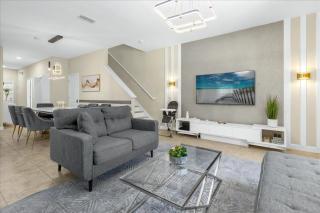 5 Bedroom 4 Bathroom Paradise Palms 8964Ca - 8