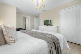 5 Bedroom 4 Bathroom Paradise Palms 8964Ca - 3