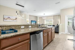 5 Bedroom 4 Bathroom Paradise Palms 8964Ca - 1