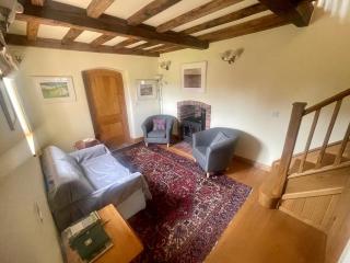 Cosy Cottage with Log Fire Near Hay-on-Wye - 4