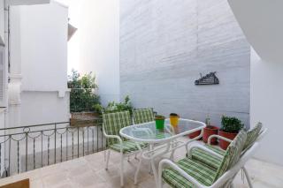 Aprtm With Courtyard Next To Philopappous Hill - 9