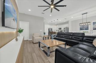 12 Bedrooms 11 Bathrooms Solterra 5410 Og - 1