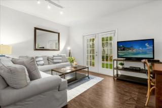 4 Bedrooms 3 Bathrooms Lucaya Village 18-105 Lv - 7