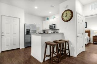 4 Bedrooms 3 Bathrooms Lucaya Village 18-105 - 6