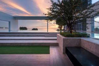 Prime Beachfront 1BR with Panoramic Sea & Sunset View in AERAS Condominium Jomtien - 5