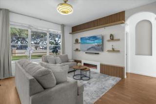 6 Bedrooms 3 Bathrooms Windsor Palms 8060Kp - 8