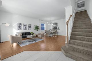 6 Bedrooms 3 Bathrooms Windsor Palms 8060Kp - 3