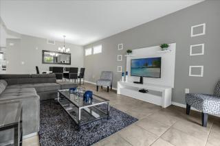 3 Bedrooms 2 Bathrooms Storey Lake 4751-201Ct - 6