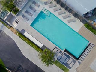 Prime Beachfront 1BR with Panoramic Sea & Sunset View in AERAS Condominium Jomtien - 2