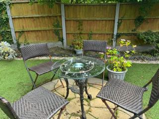 charming 3-bedroom house for - 5