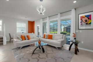 5 Bedrooms 45 Bathrooms Windsor Cay 1240Bi - 4