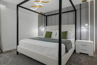 9 Bedroom 5 Bahroom Storey Lake 4288 Pw - 2