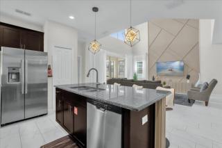 5 Bedroom 5 Bathroom Storey Lake 4729 Sh - 2