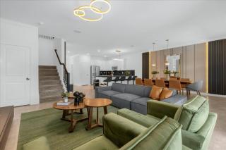 8 Bedroom 5 Bathroom Storey Lake 2992 Pl - 9