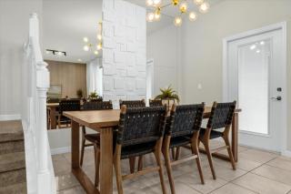 5 Bedrooms 45 Baths Windsor Westside 8924 Sa - 4